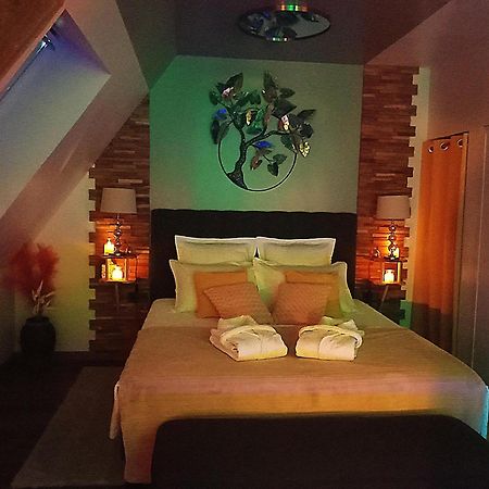 Hotel Manoir Du Grand Chene La Vraie-Croix Zewnętrze zdjęcie